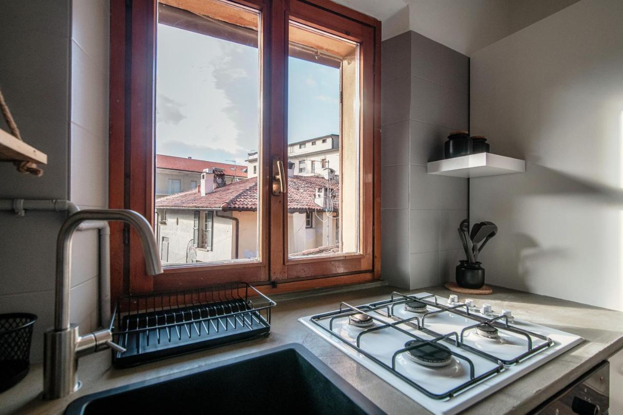 Apartment Piazza Roma By Quokka 360 - Historic Flat In The Centre Of Комо Екстериор снимка